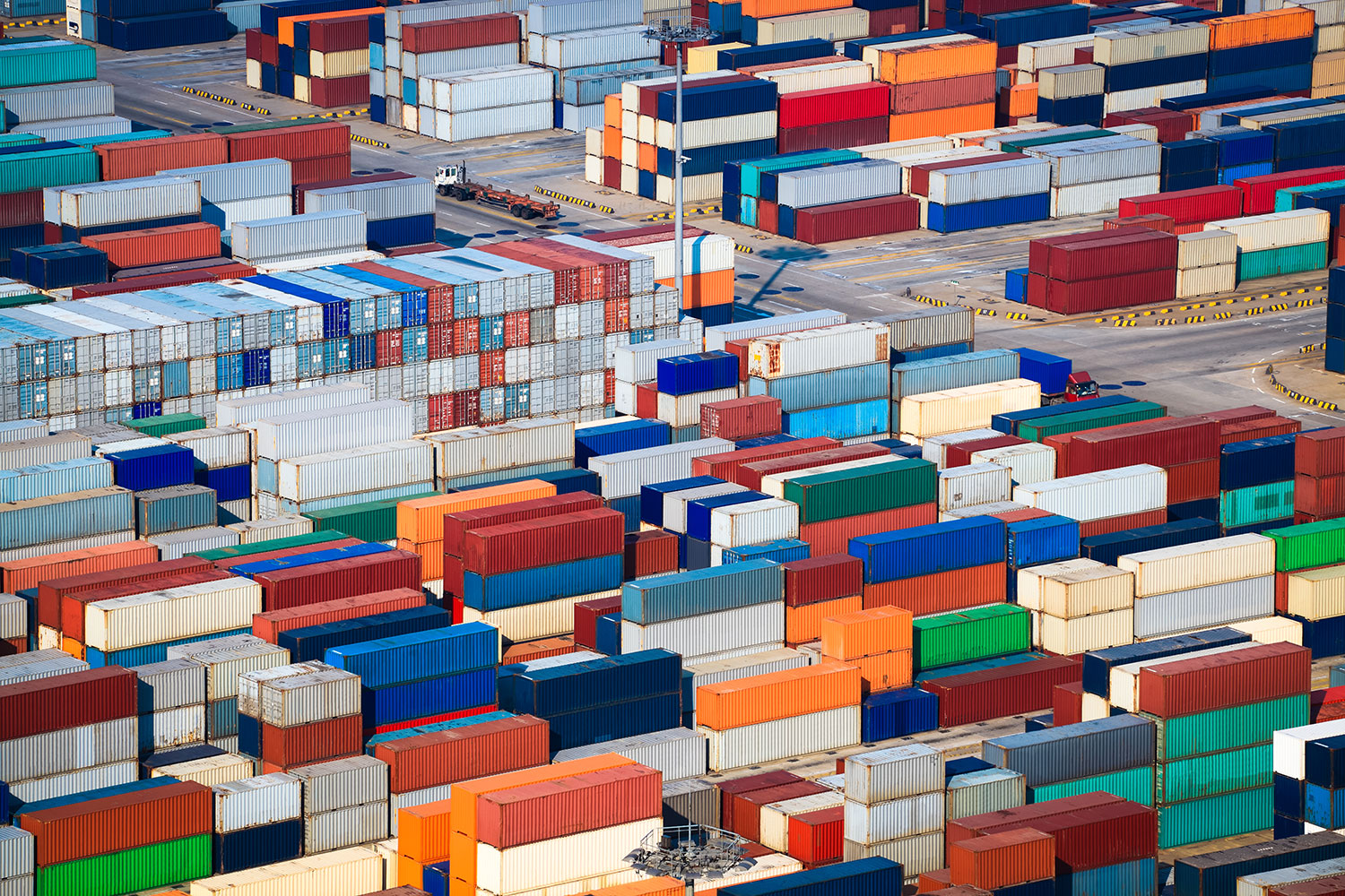 Image of a lot of shipping containers